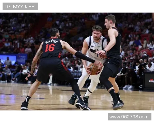 2014年火箭与快船激战回顾:一场震撼人心的季后赛对决 2014年火箭与快船激战回顾:一场震撼人心的季后赛对决