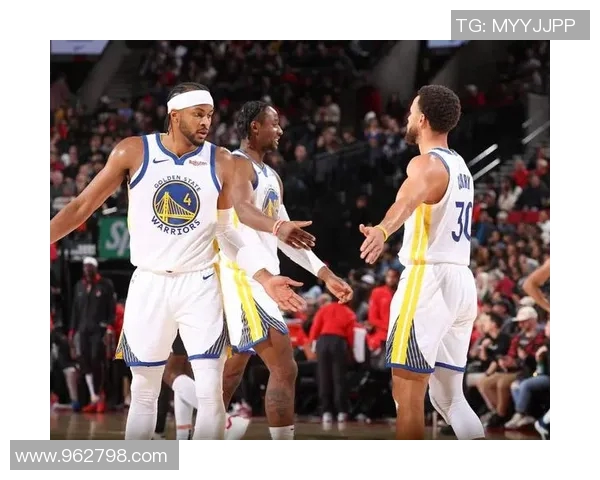 2015年NBA季后赛勇士对战鹈鹕精彩回顾与赛季分析