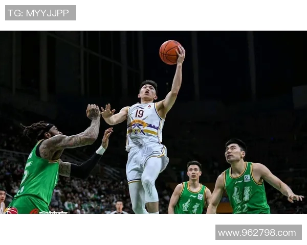 CBA激战辽宁队迎战北控队全力争胜展现篮球魅力